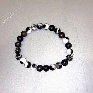 Black and white zebra Stone Crystal bracelet with stretchy band round beads
